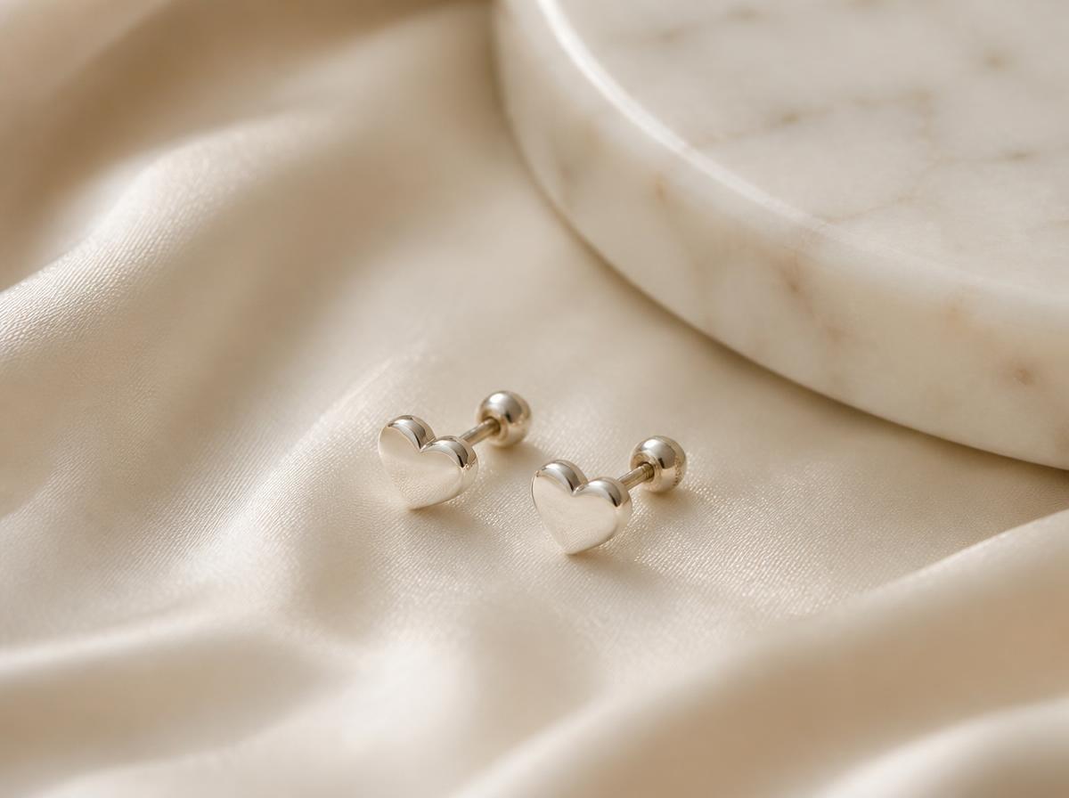 Choosing Metals for Sensitive Skin